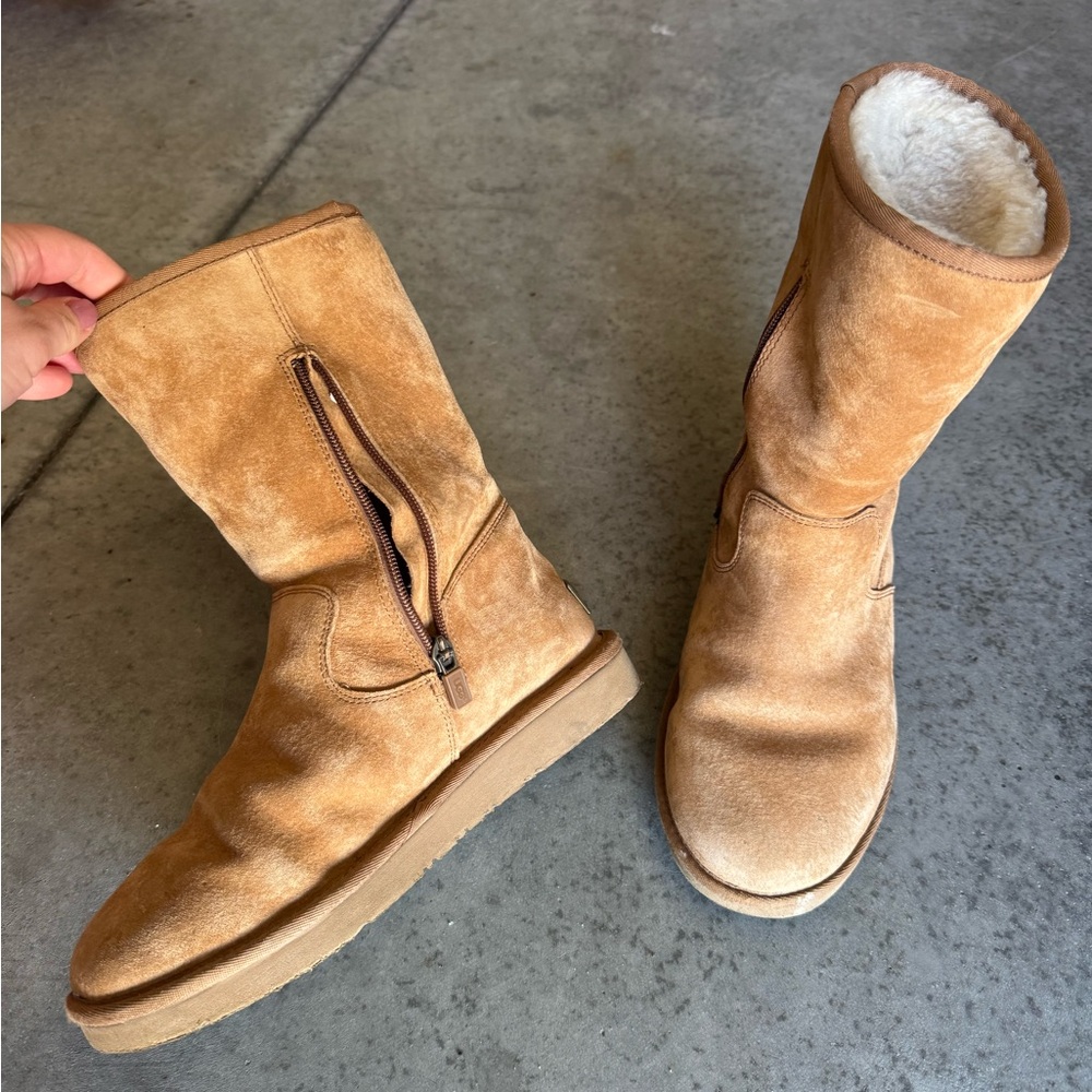 UGG Chestnut Tan Shearling-Lined Slipper